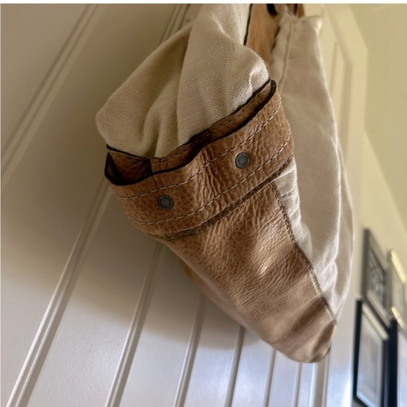 RUEHL No.925 GREENWICH NY Cream tote with leather detailing. - NWT - Picture 3 of 13